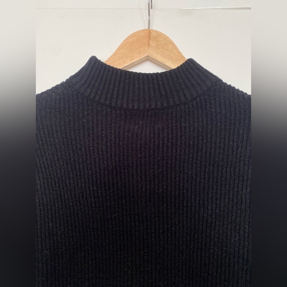 J and J mock neck sweater - black and white color blocking - size S - Picture 5 of 14